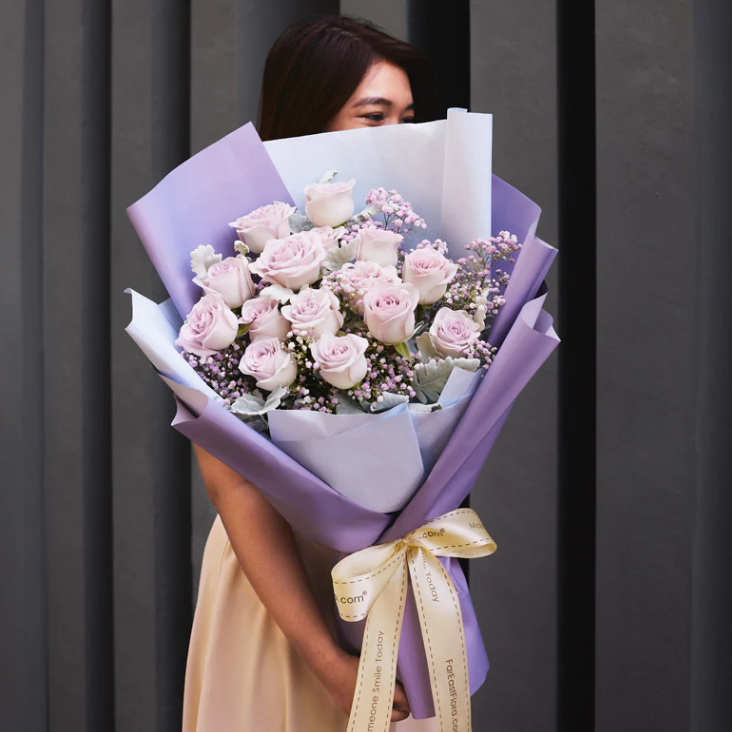 25208ADB-0A56-74B1-E391-91702C241226-2.png Heart of the Ocean Premium Roses - Flower Bouquet - Image 1
