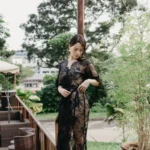 Femme en Noir Lace Maxi Robe